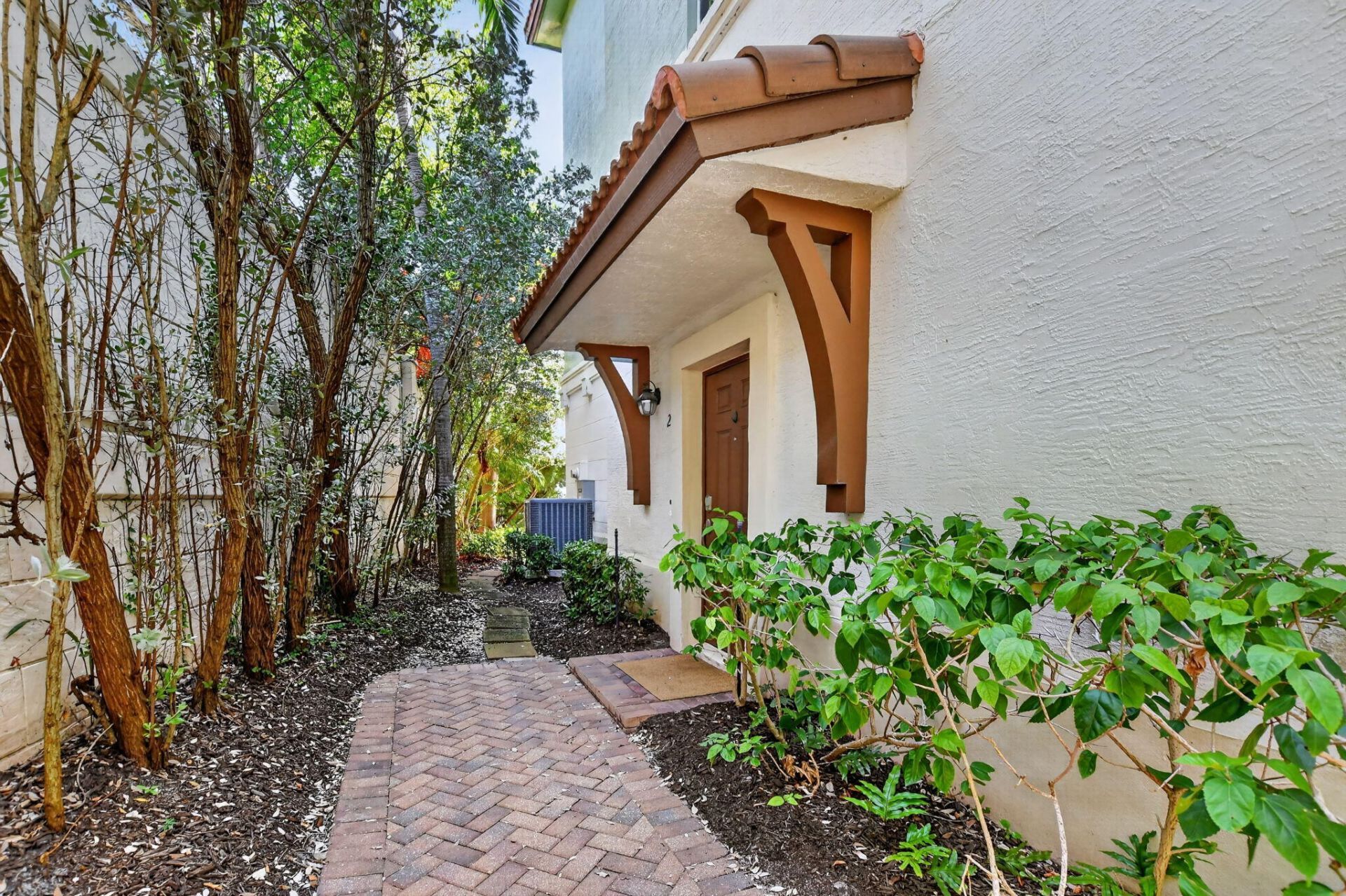 27 NW Hawthorne Place, Boca Raton, FL 33432 Photo