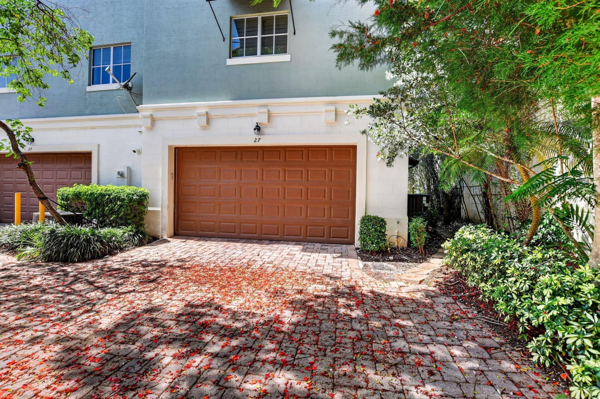 27 NW Hawthorne Place, Boca Raton, FL 33432 Photo