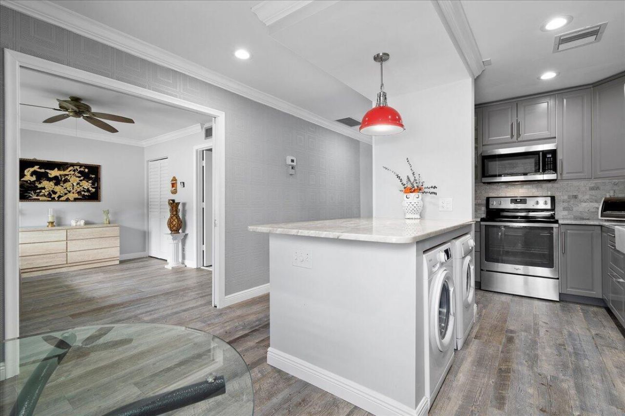 1395 SW 27th Avenue, Unit 102, Delray Beach, FL 33445 Photo