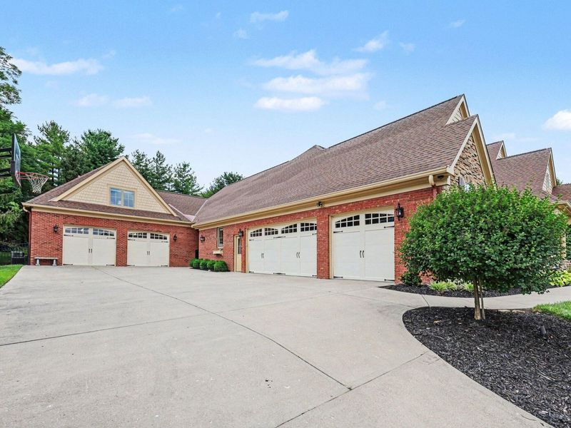 931 Squire Oaks Drive, Villa Hills, KY 41017 Photo 3