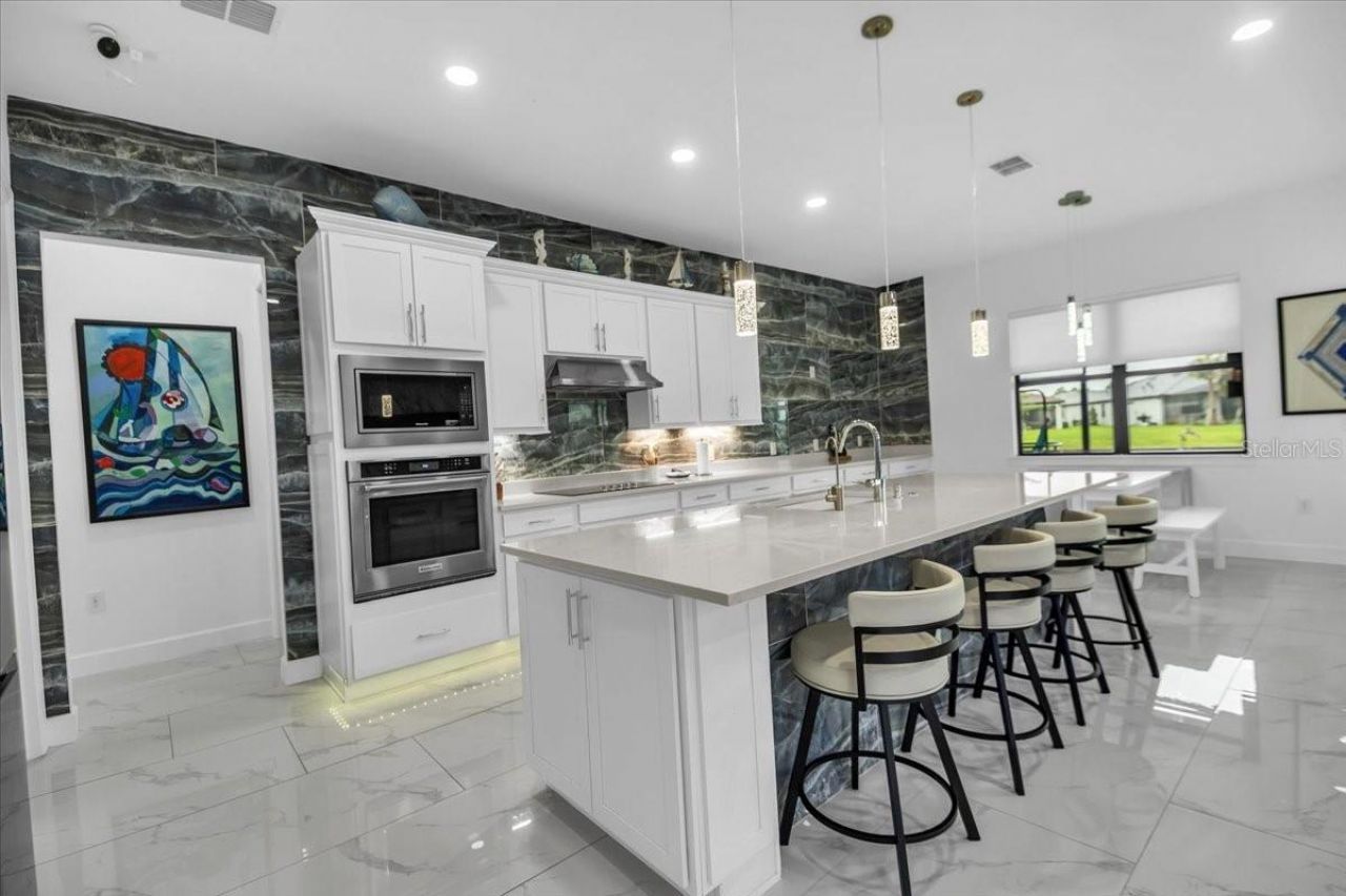 5609 Clearwater Court, Lakewood Ranch, FL 34211 Photo