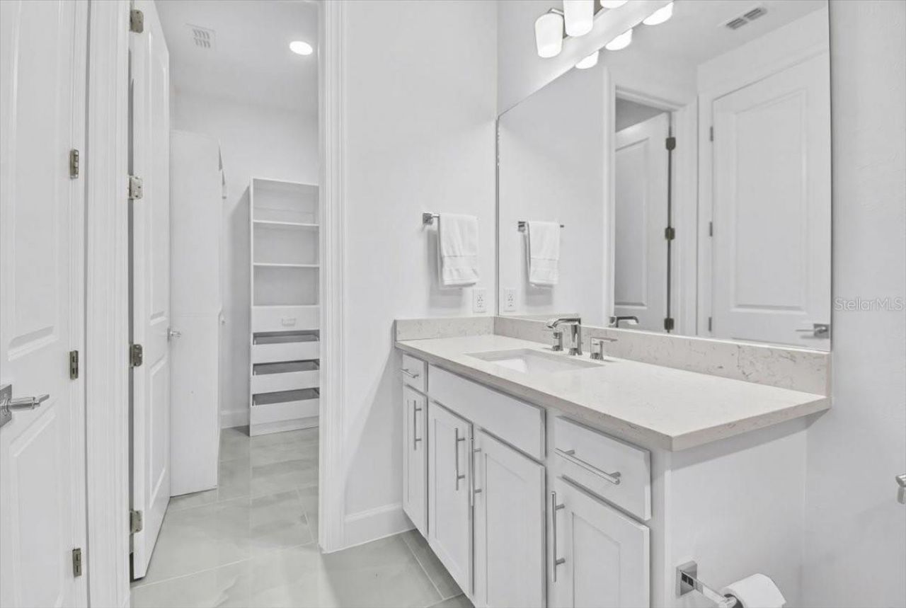 5609 Clearwater Court, Lakewood Ranch, FL 34211 Photo
