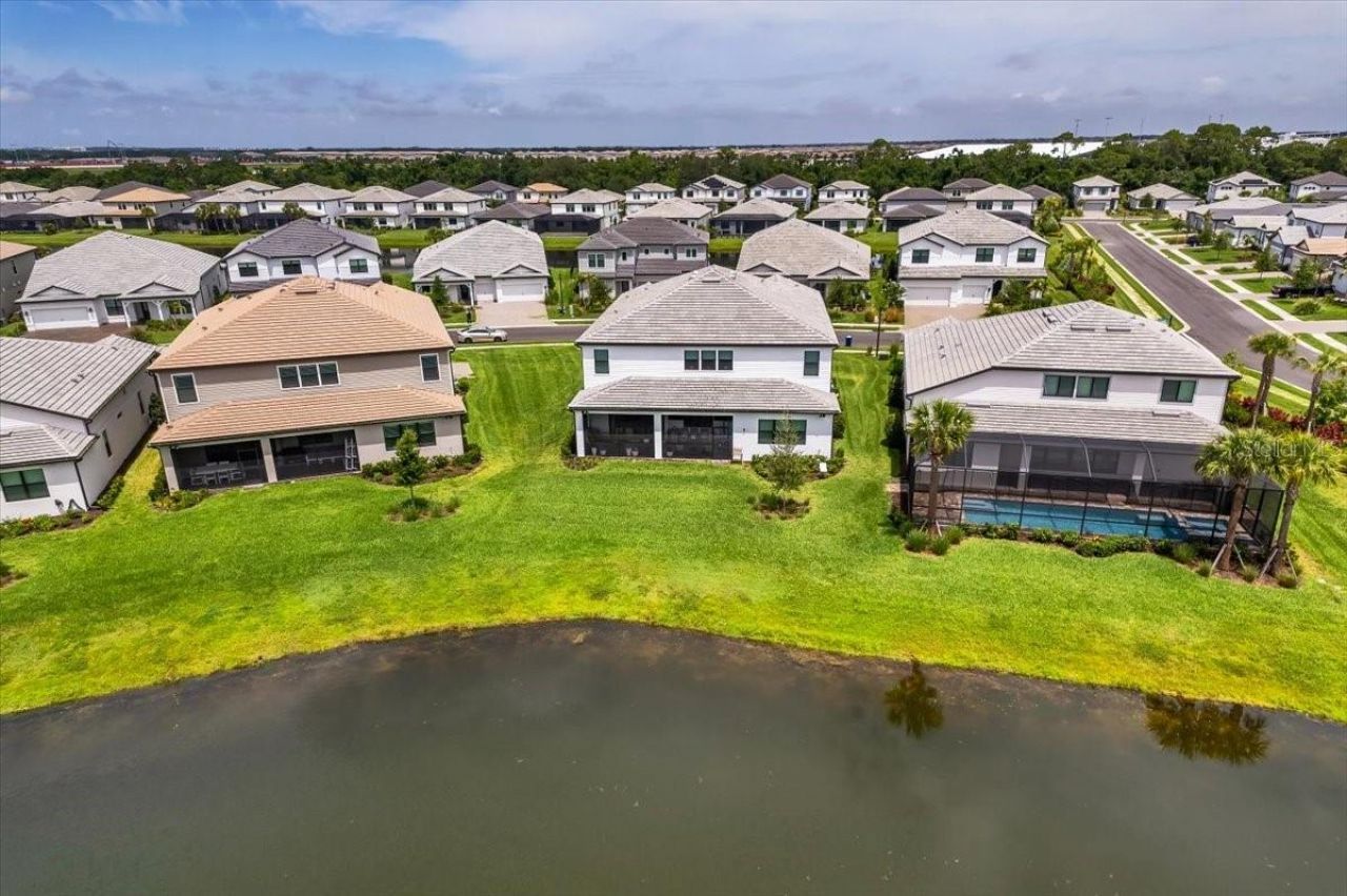 5609 Clearwater Court, Lakewood Ranch, FL 34211 Photo