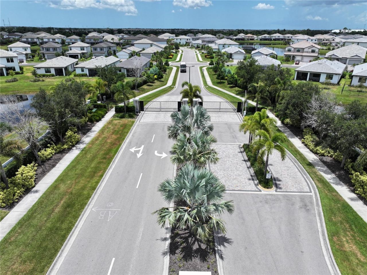 5609 Clearwater Court, Lakewood Ranch, FL 34211 Photo