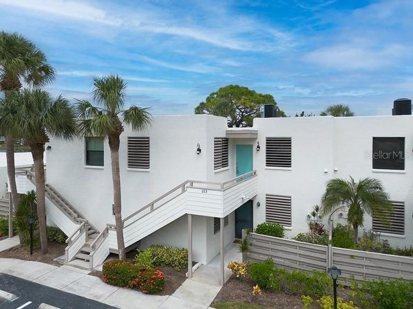 223 LAKEWOOD DRIVE, Unit 223, BRADENTON, FL 34210