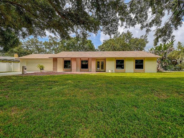 9404 W HAMILTON AVENUE , TAMPA, FL 33615