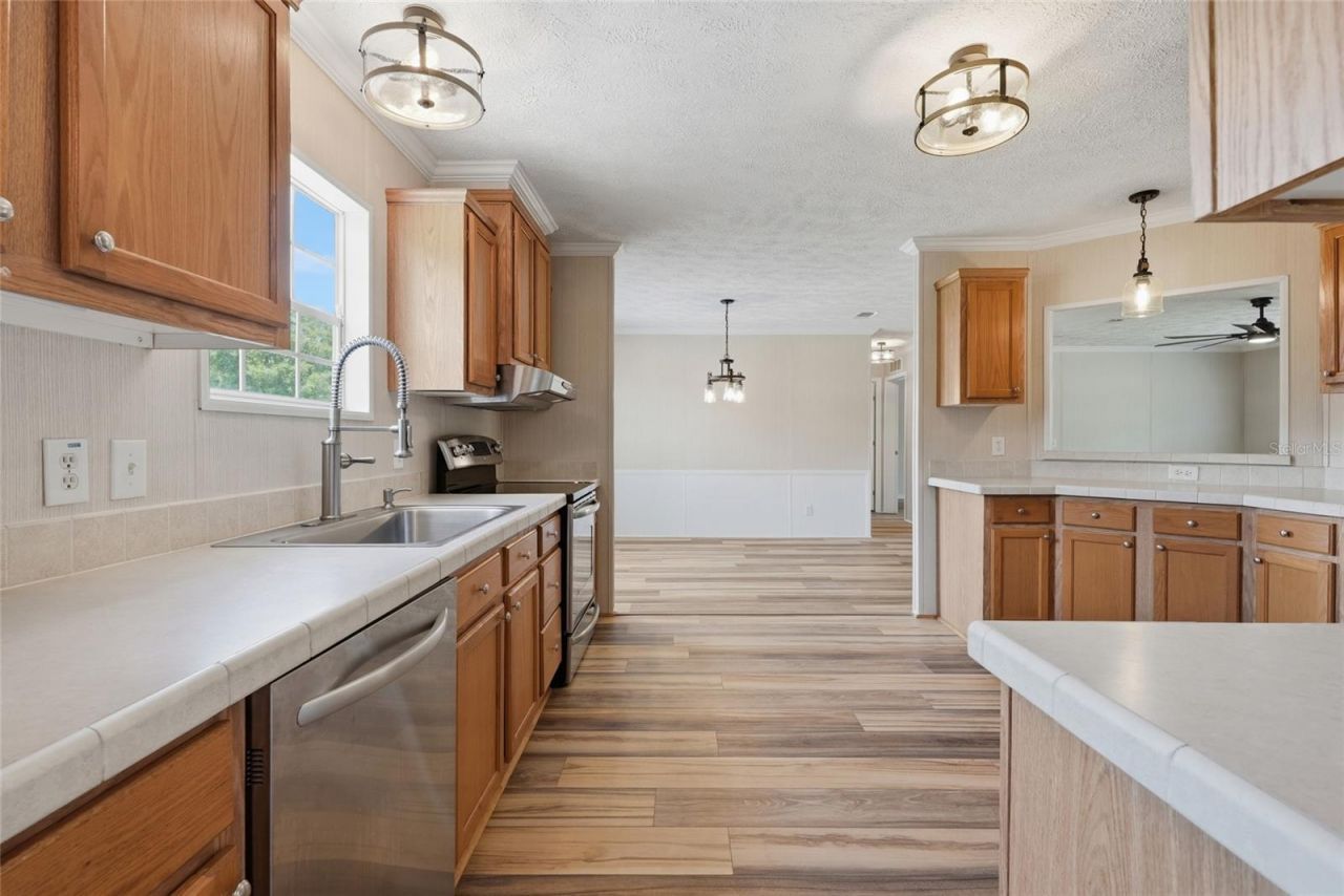 4889 SW 35th Trail , Bell, FL 32619 Photo