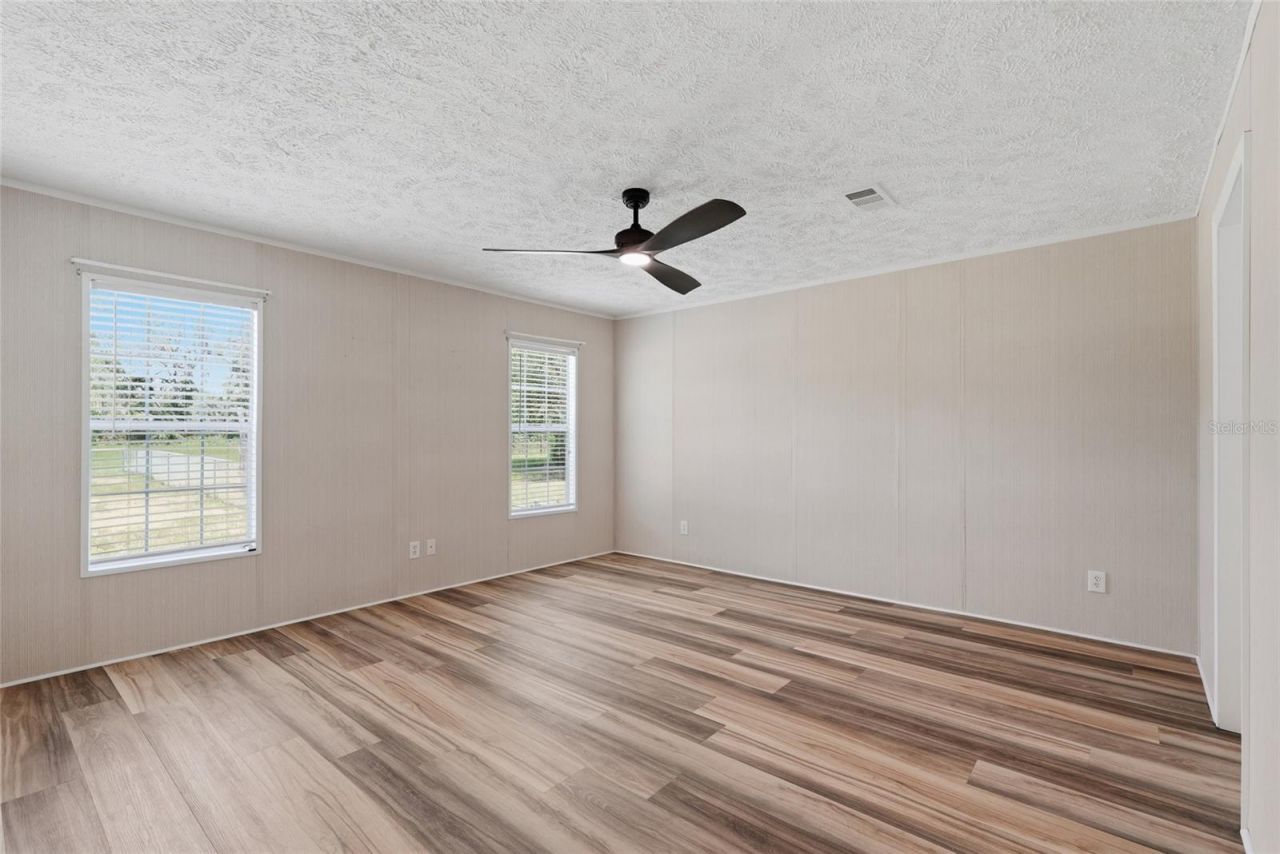 4889 SW 35th Trail , Bell, FL 32619 Photo