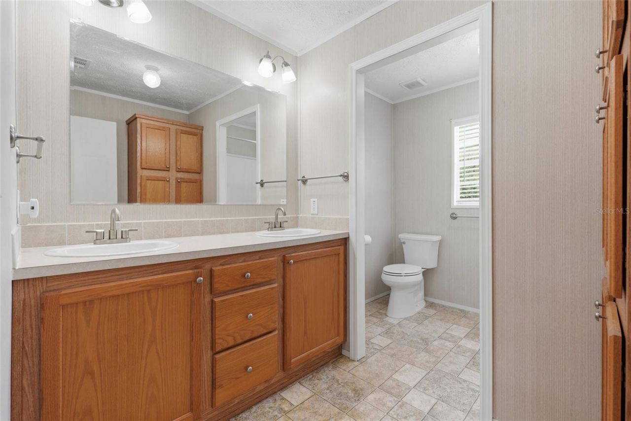4889 SW 35th Trail , Bell, FL 32619 Photo