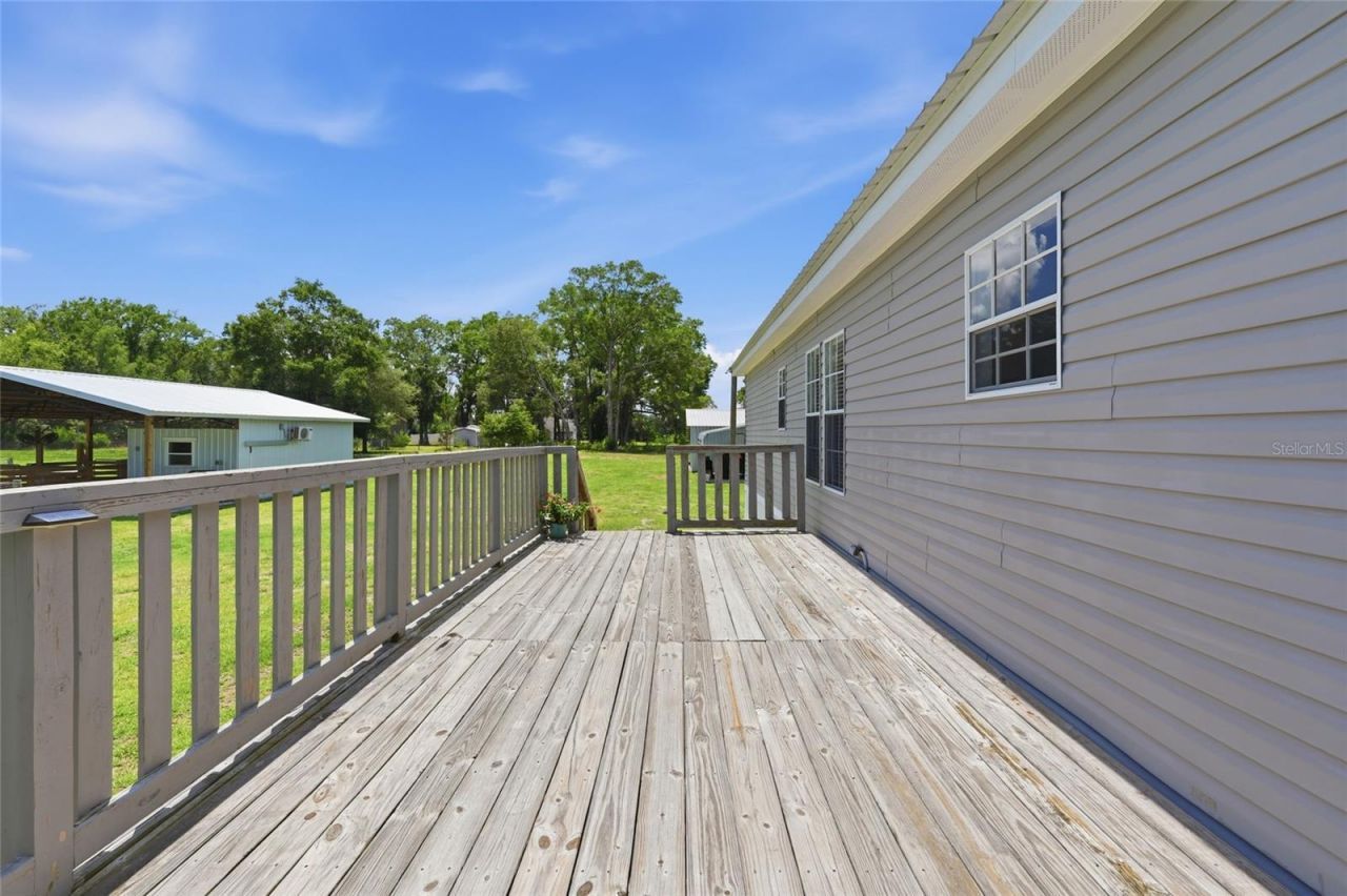 4889 SW 35th Trail , Bell, FL 32619 Photo