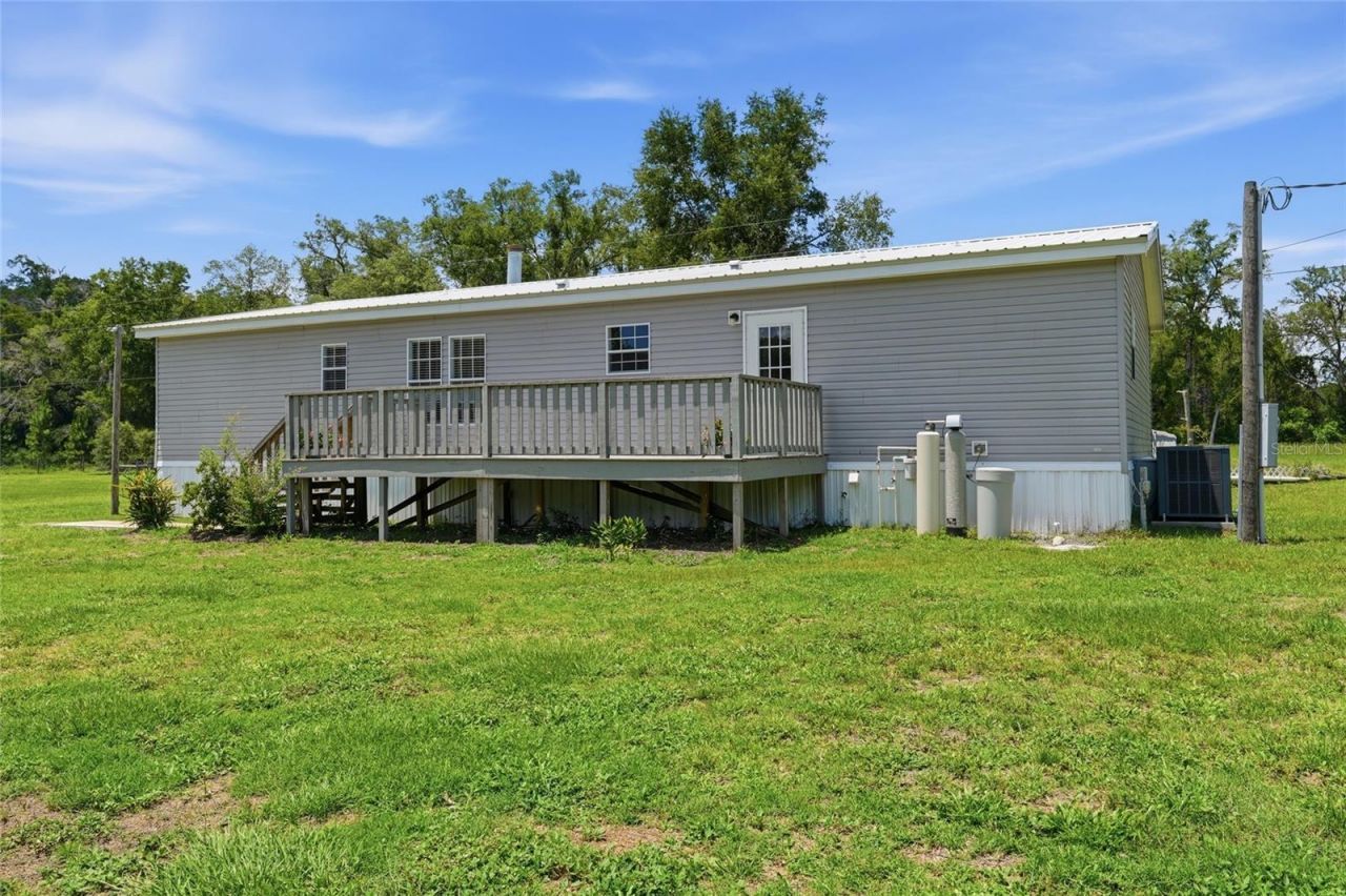 4889 SW 35th Trail , Bell, FL 32619 Photo