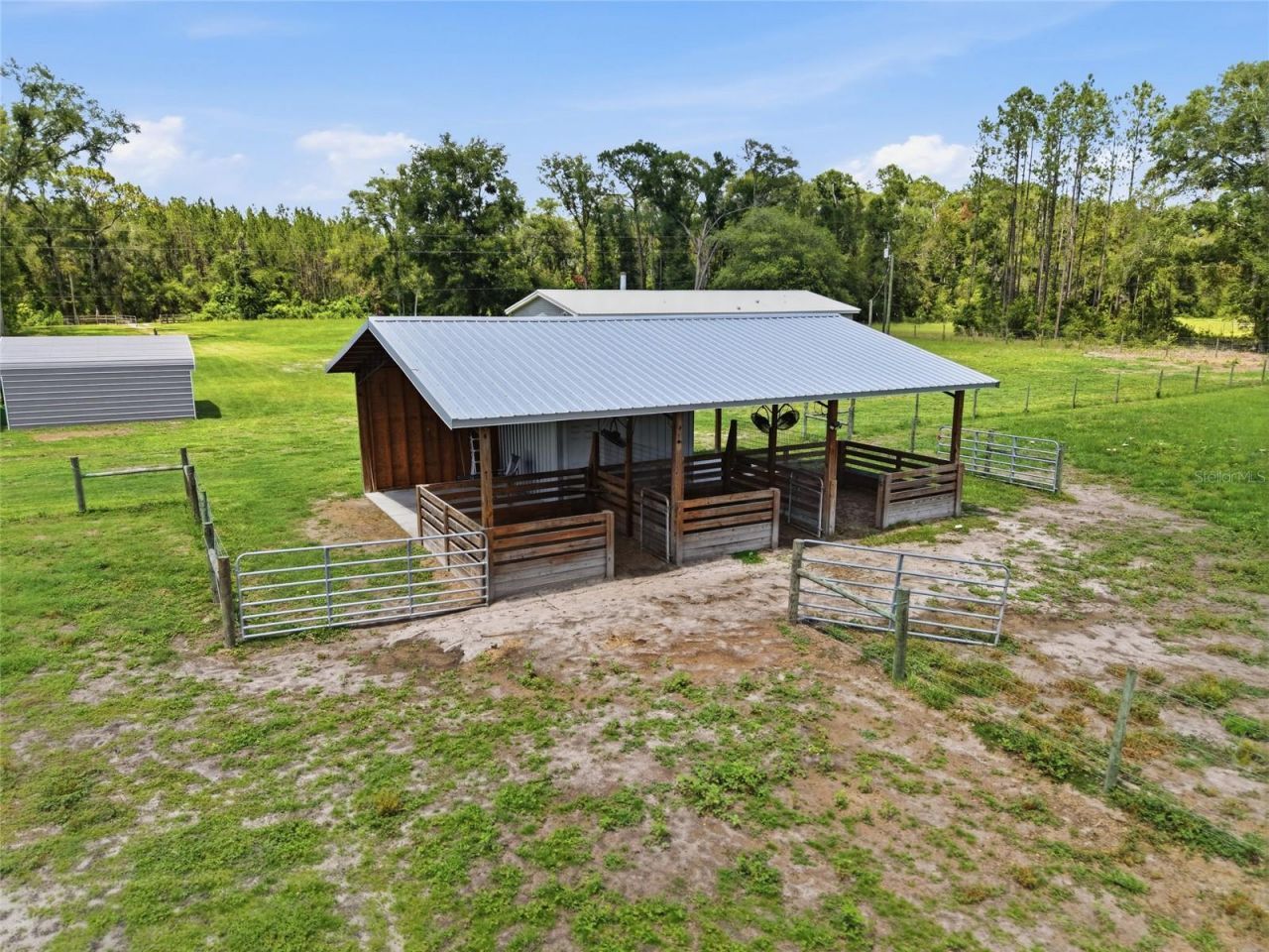 4889 SW 35th Trail , Bell, FL 32619 Photo