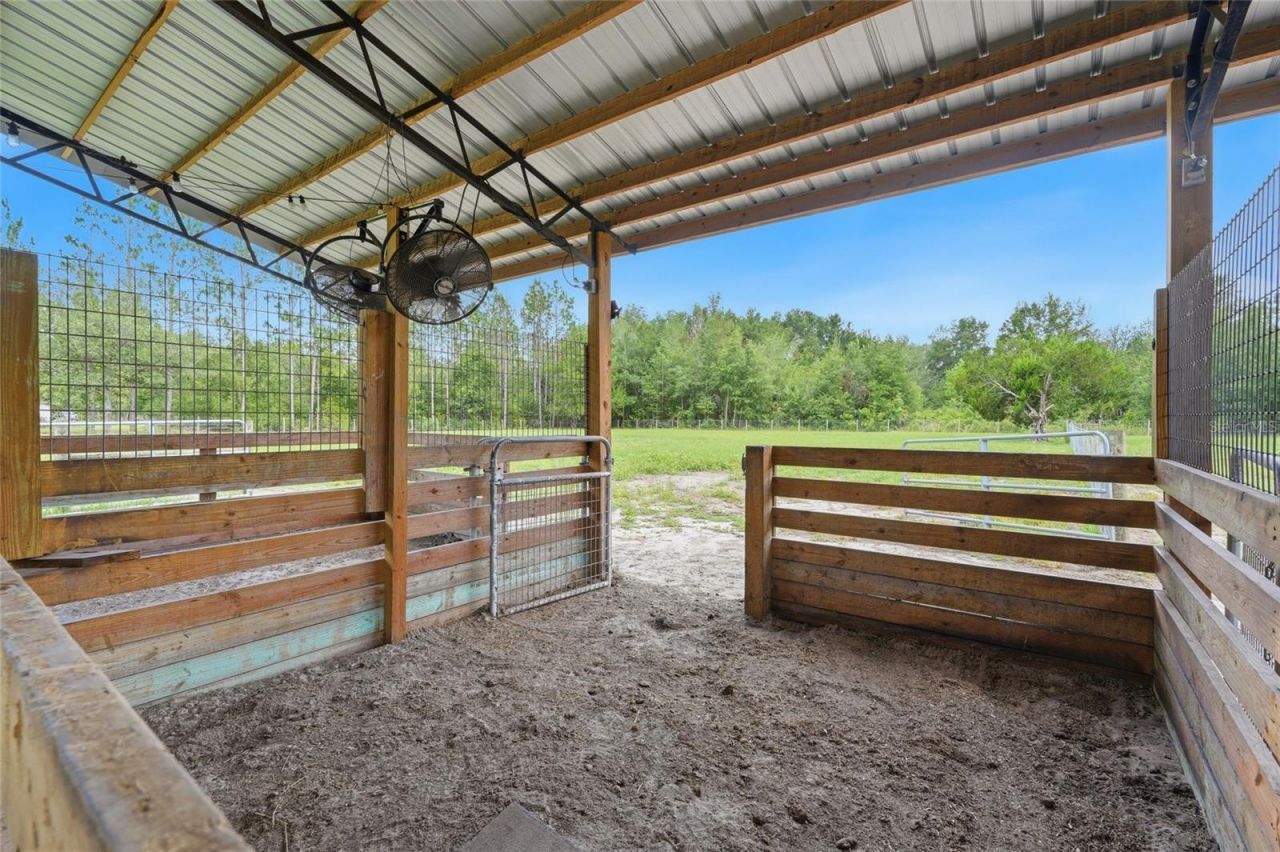 4889 SW 35th Trail , Bell, FL 32619 Photo