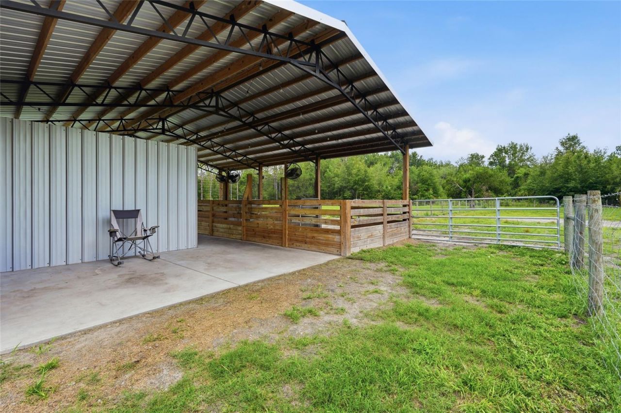 4889 SW 35th Trail , Bell, FL 32619 Photo