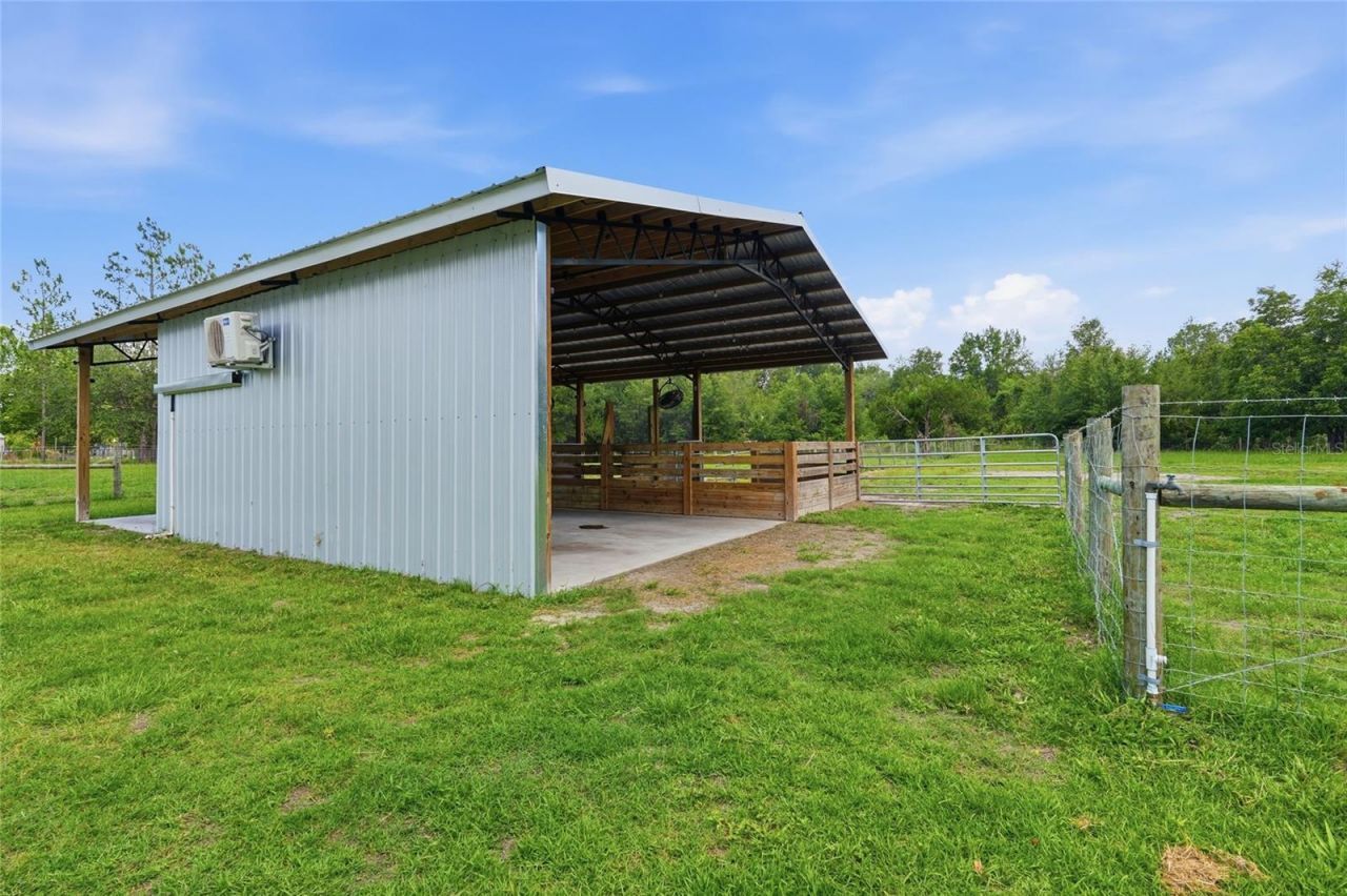 4889 SW 35th Trail , Bell, FL 32619 Photo
