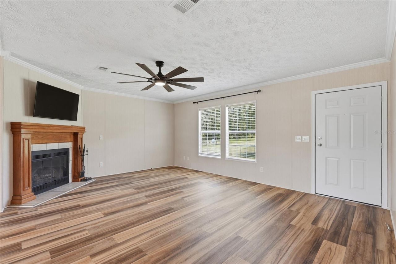 4889 SW 35th Trail , Bell, FL 32619 Photo
