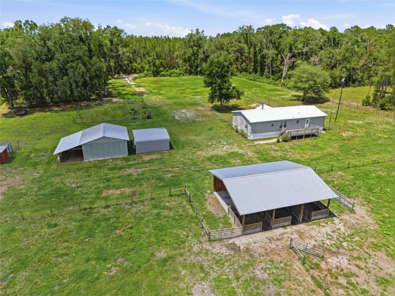 4889 SW 35th Trail , Bell, FL 32619 Photo