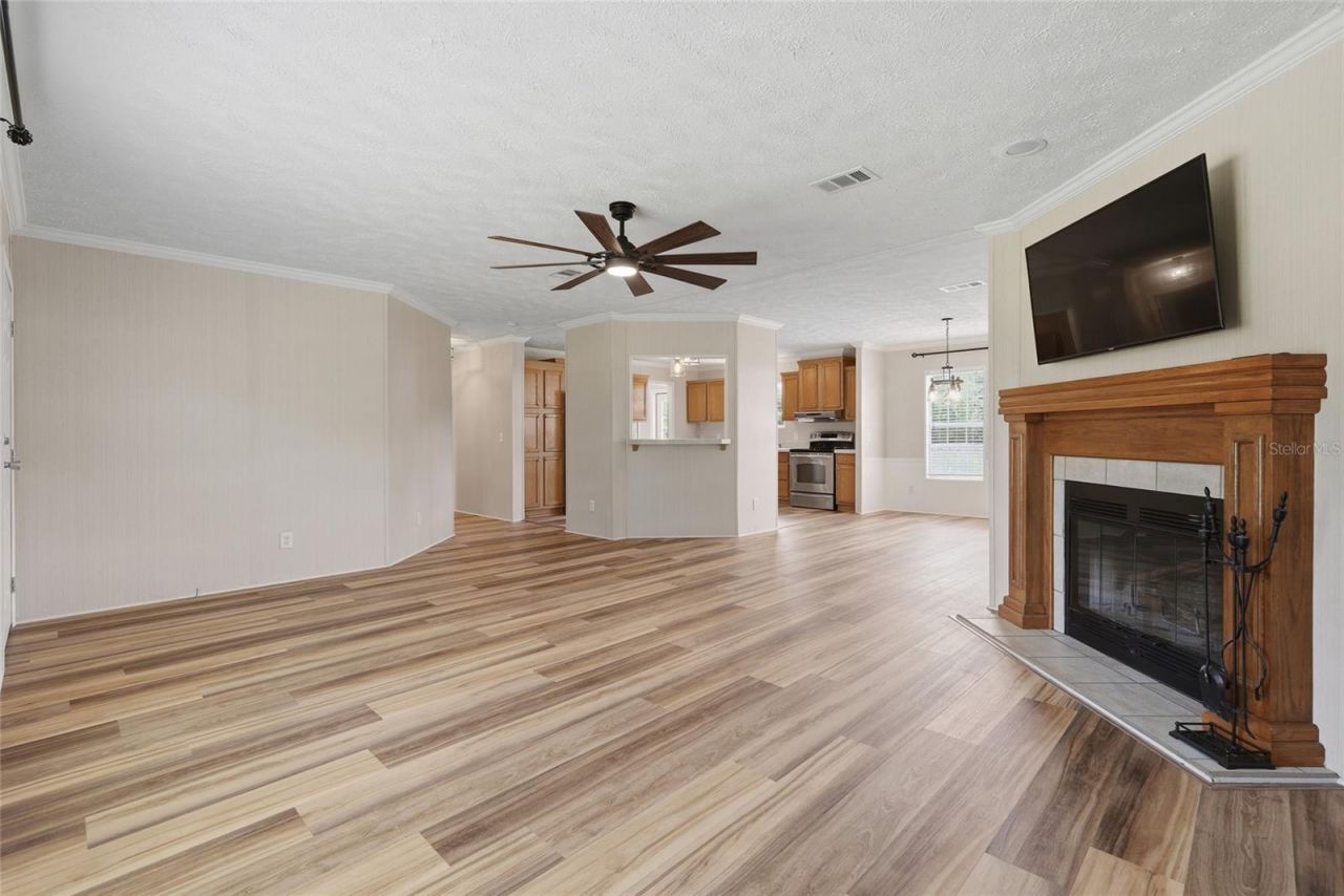 4889 SW 35th Trail , Bell, FL 32619 Photo