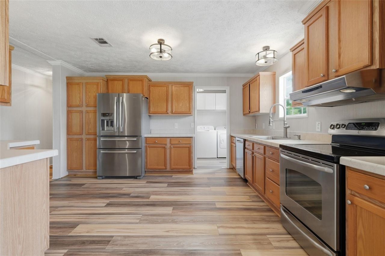 4889 SW 35th Trail , Bell, FL 32619 Photo