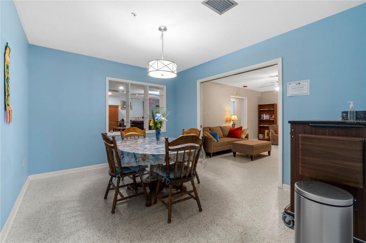 207 W Wheeler Road , Seffner, FL 33584 Photo