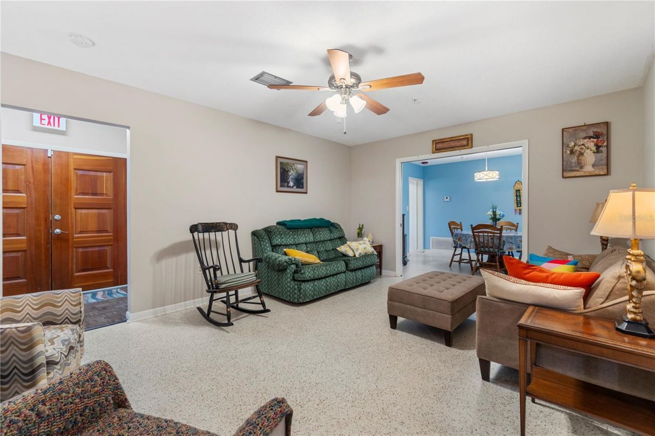 207 W Wheeler Road , Seffner, FL 33584 Photo