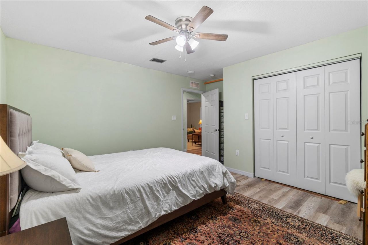207 W Wheeler Road , Seffner, FL 33584 Photo