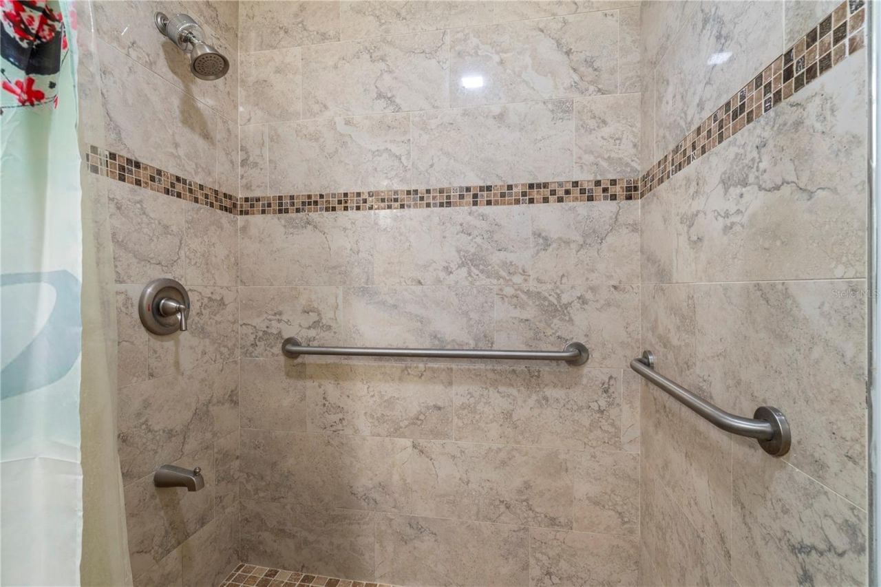 207 W Wheeler Road , Seffner, FL 33584 Photo