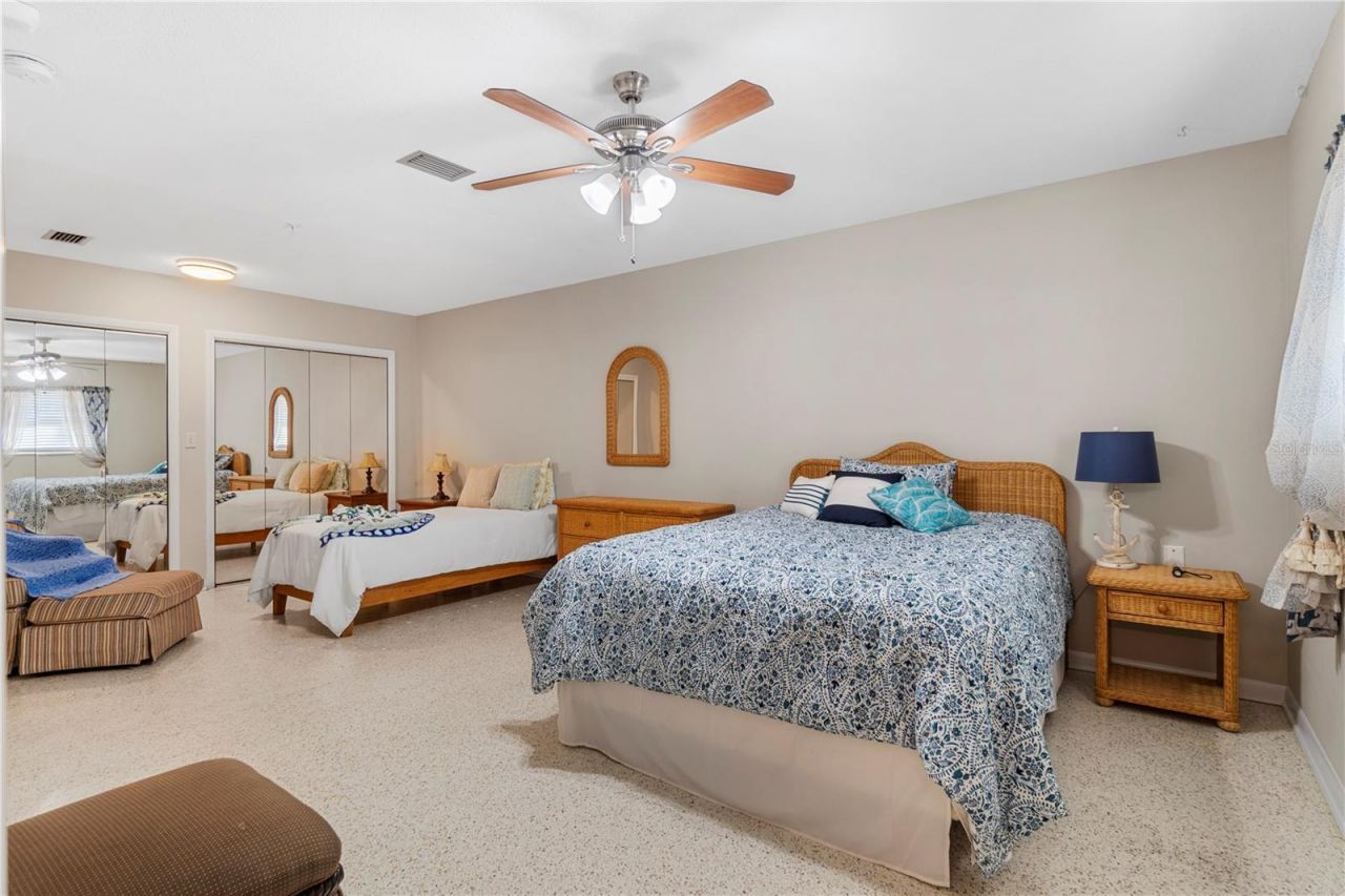 207 W Wheeler Road , Seffner, FL 33584 Photo