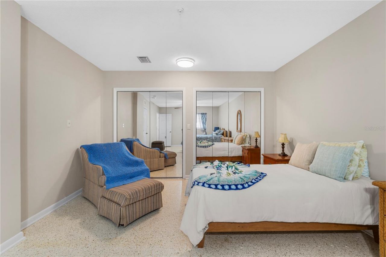 207 W Wheeler Road , Seffner, FL 33584 Photo