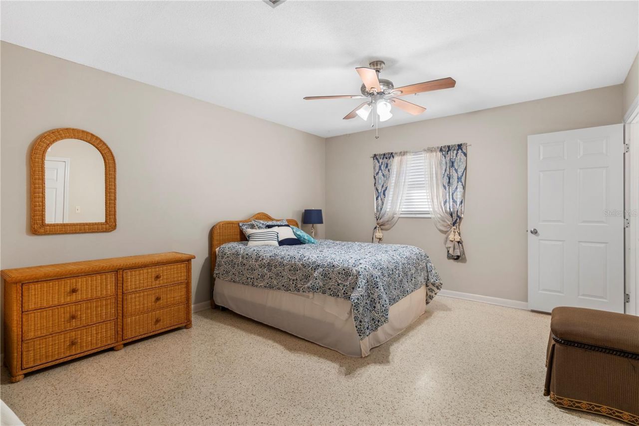 207 W Wheeler Road , Seffner, FL 33584 Photo