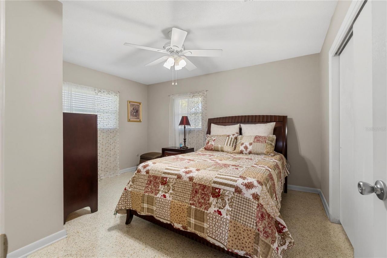 207 W Wheeler Road , Seffner, FL 33584 Photo