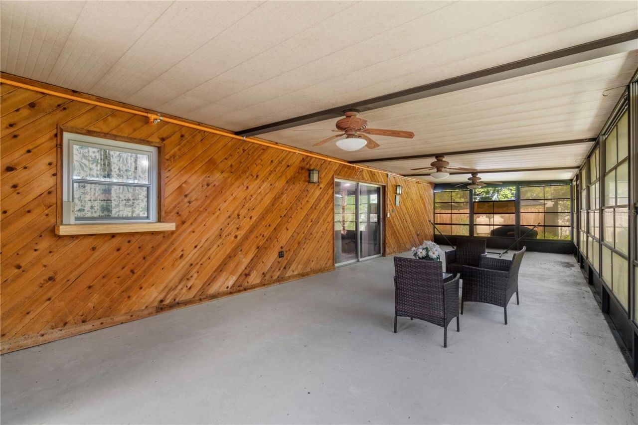 207 W Wheeler Road , Seffner, FL 33584 Photo