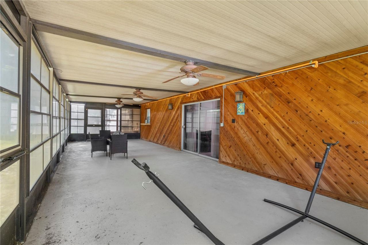207 W Wheeler Road , Seffner, FL 33584 Photo