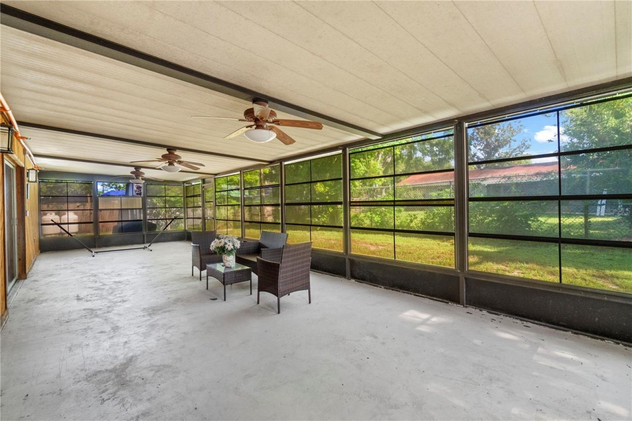 207 W Wheeler Road , Seffner, FL 33584 Photo