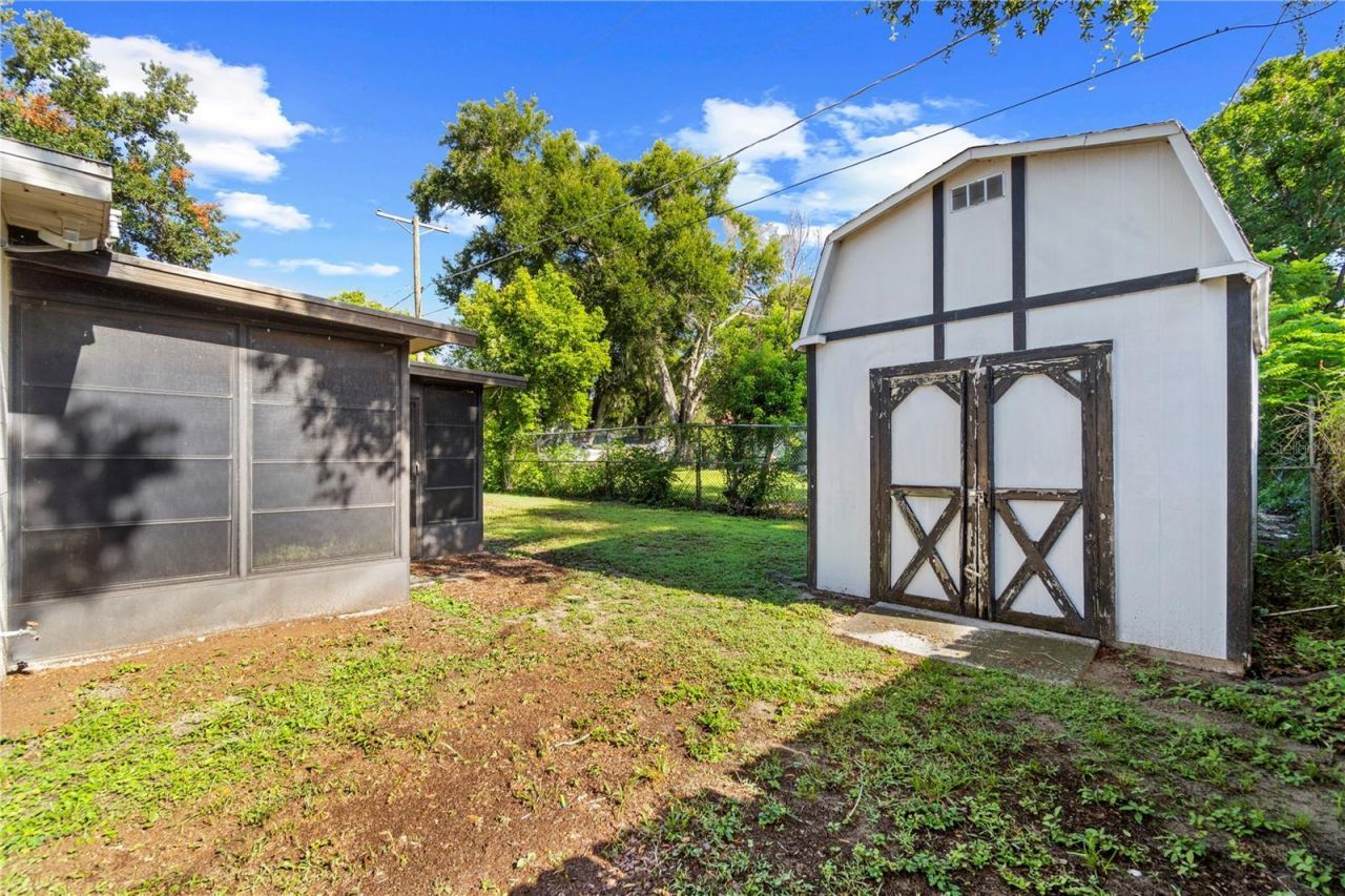 207 W Wheeler Road , Seffner, FL 33584 Photo