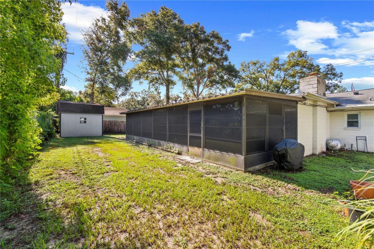 207 W Wheeler Road , Seffner, FL 33584 Photo