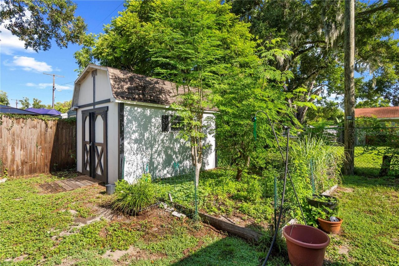 207 W Wheeler Road , Seffner, FL 33584 Photo