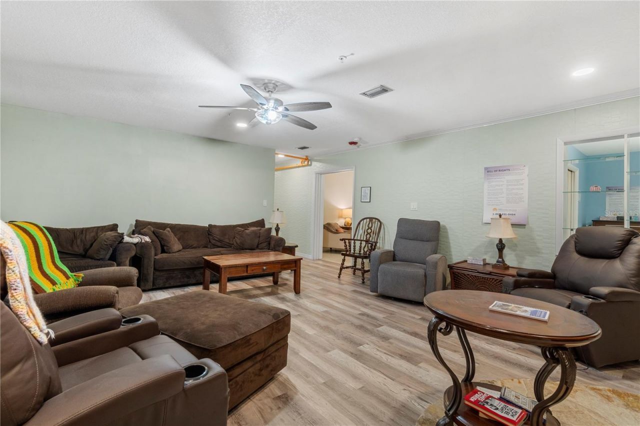 207 W Wheeler Road , Seffner, FL 33584 Photo