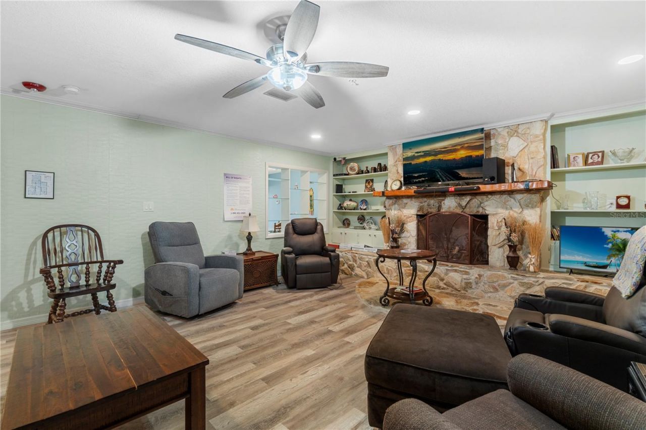 207 W Wheeler Road , Seffner, FL 33584 Photo