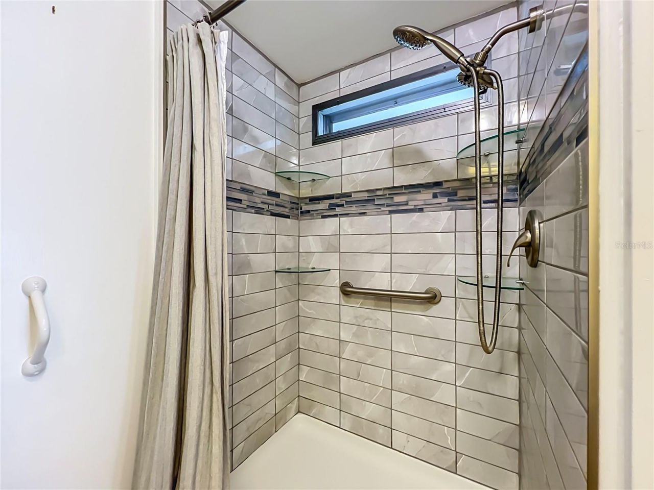 1925 Brookside Drive , Mount Dora, FL 32757 Photo