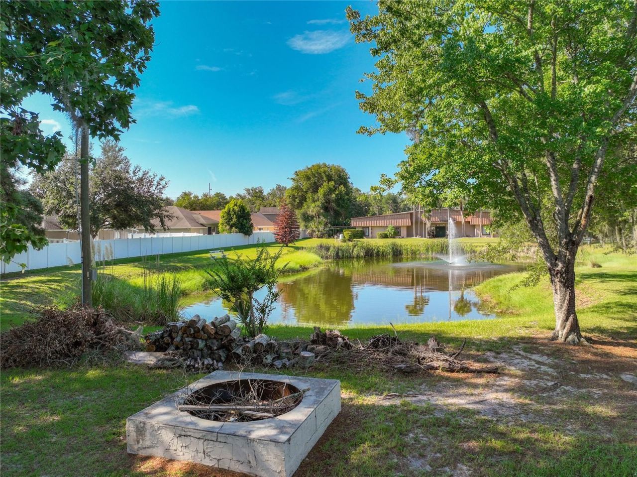 1925 Brookside Drive , Mount Dora, FL 32757 Photo