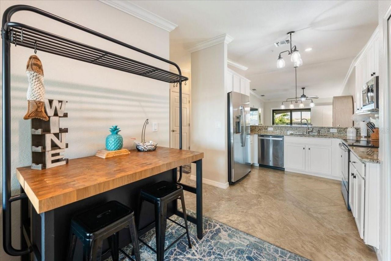5557 Palmer Circle , Unit 202, Bradenton, FL 34211 Photo