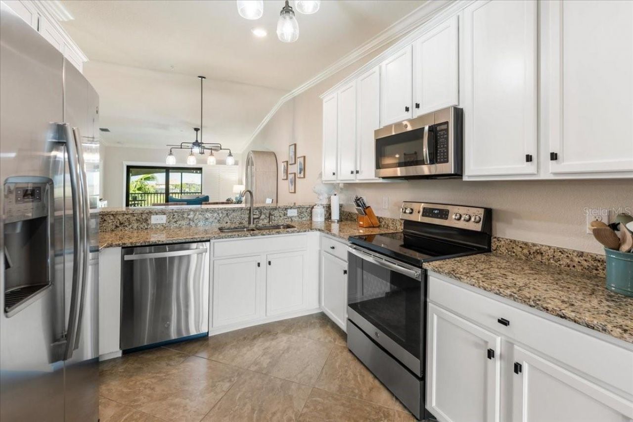 5557 Palmer Circle , Unit 202, Bradenton, FL 34211 Photo