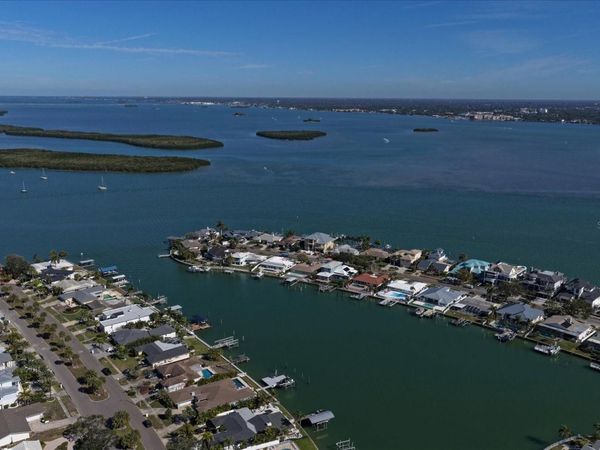 878 HARBOR ISLAND , CLEARWATER BEACH, FL 33767