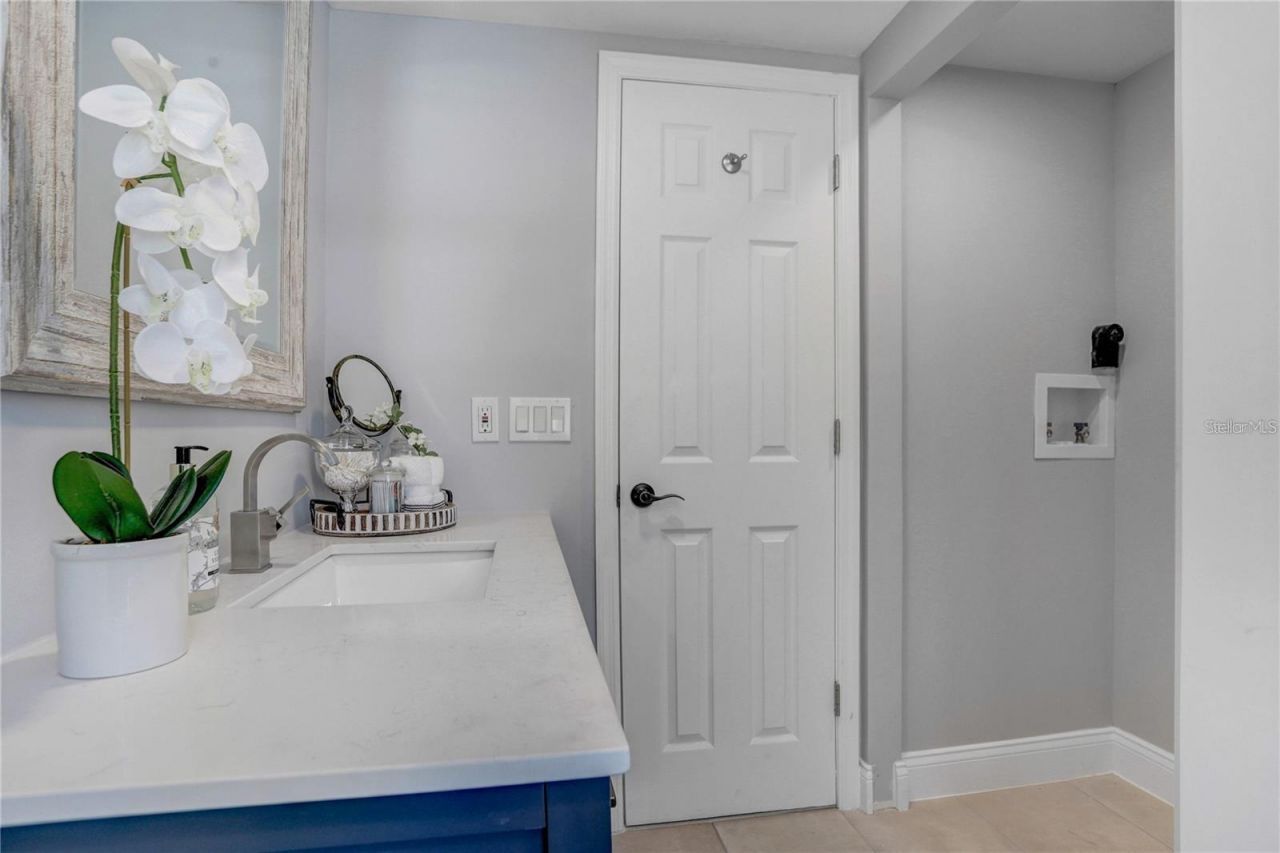 1960 Mckinley Street , Clearwater, FL 33765 Photo