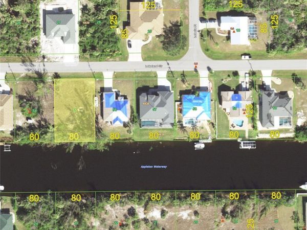 15408 LAKELAND CIRCLE , PORT CHARLOTTE, FL 33981