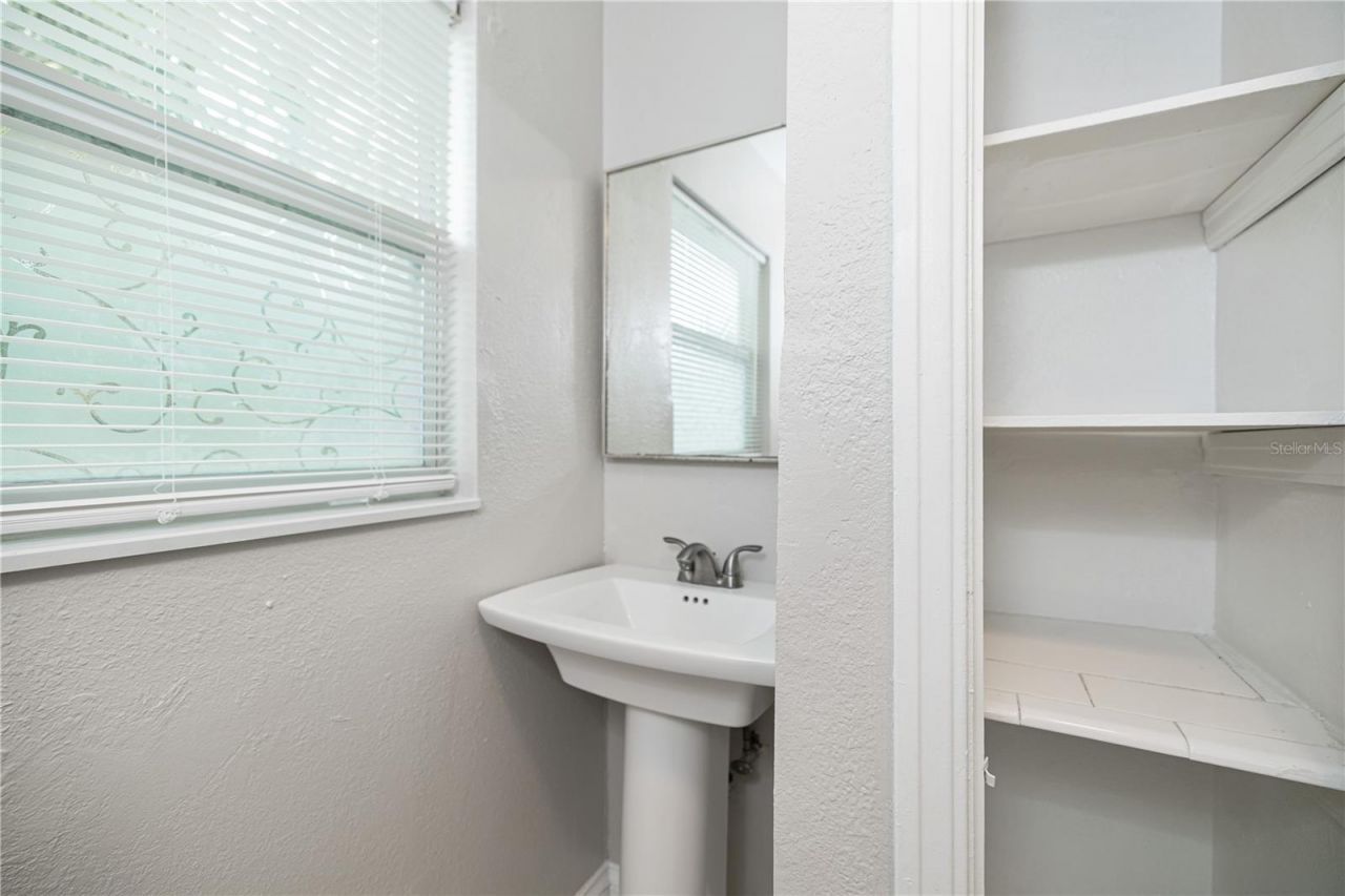 917 30th Avenue N, Unit 4, Saint Petersburg, FL 33704 Photo