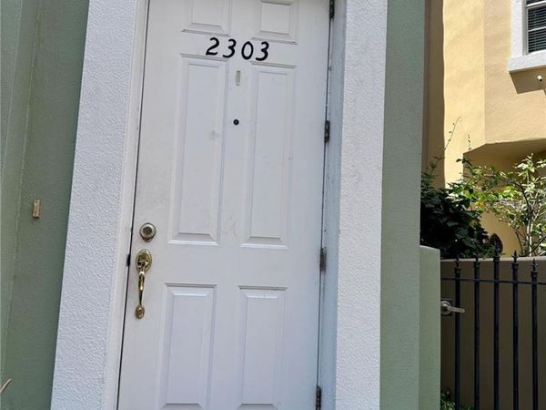 2303 KENSINGTON GARDEN LANE , TAMPA, FL 33609