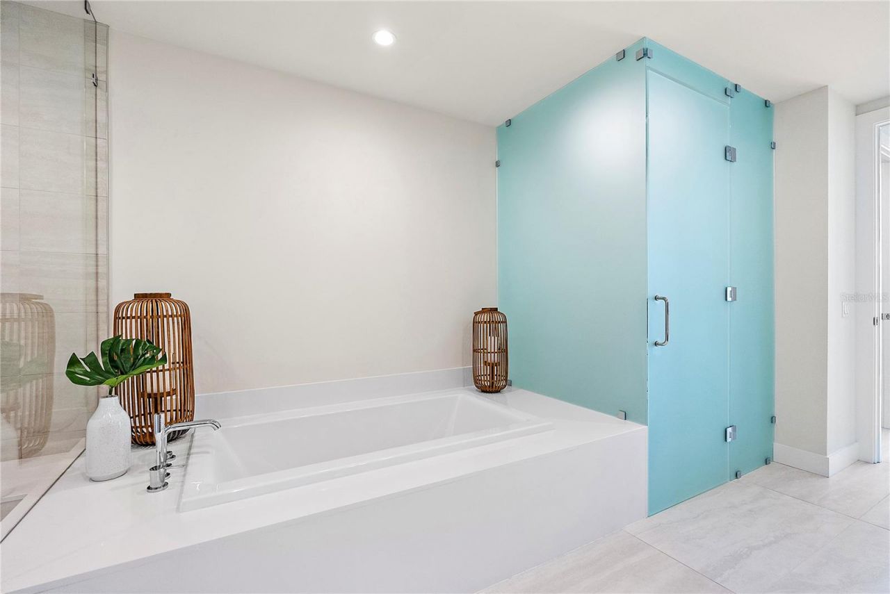301 1st Street S, Unit 1607, Saint Petersburg, FL 33701 Photo