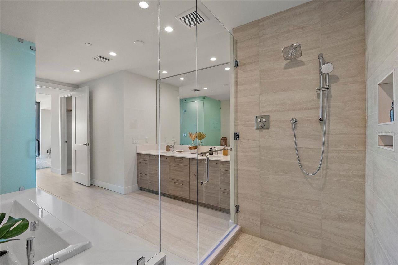 301 1st Street S, Unit 1607, Saint Petersburg, FL 33701 Photo